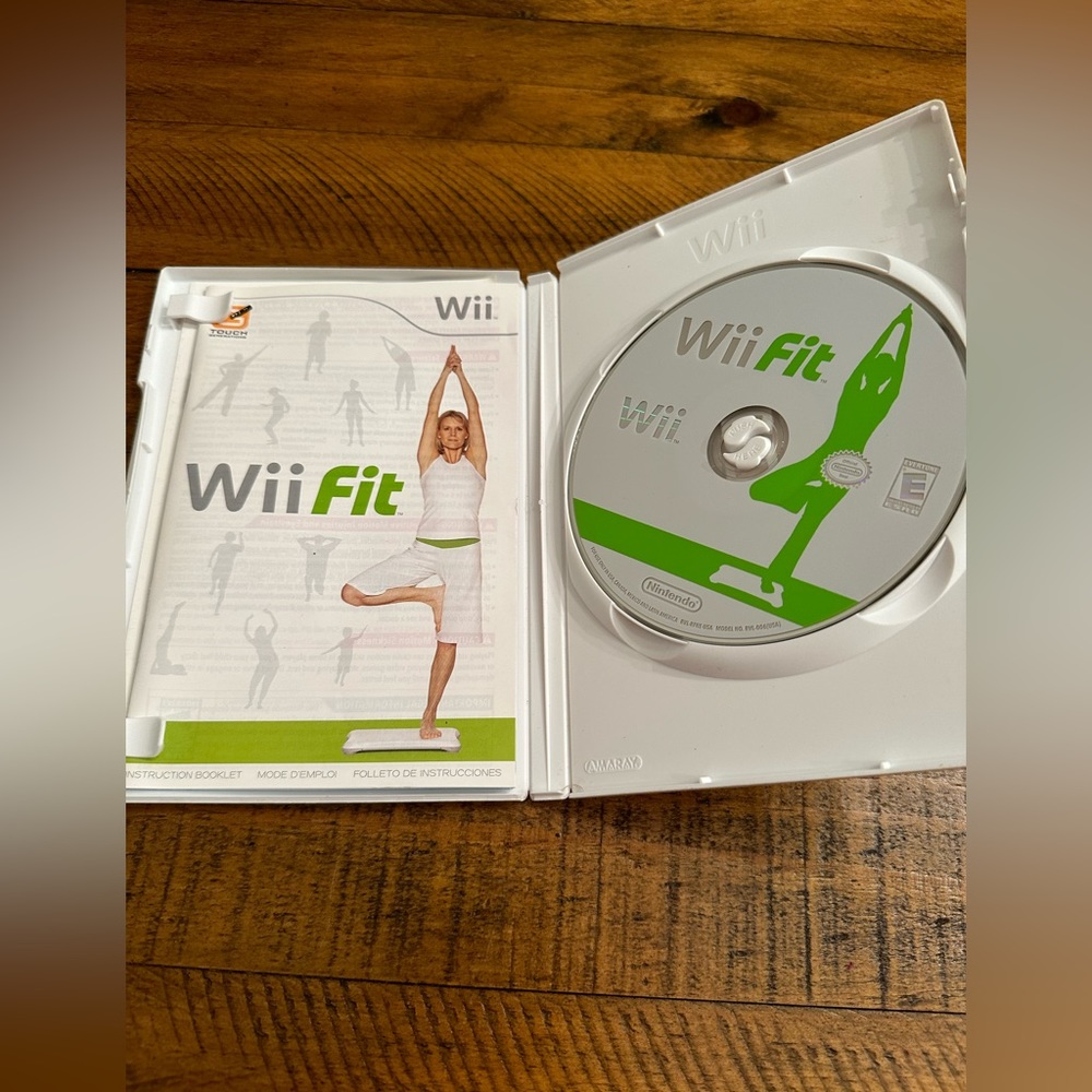 Wii Fit Game (Nintendo Wii, 2008) Fitness Game